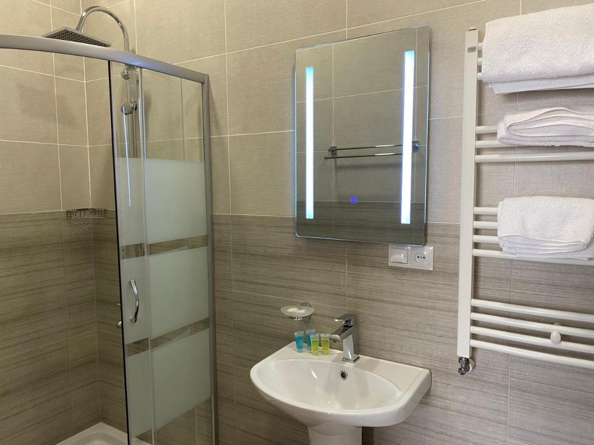 Hotel Sharl Ninotsminda 外观 照片